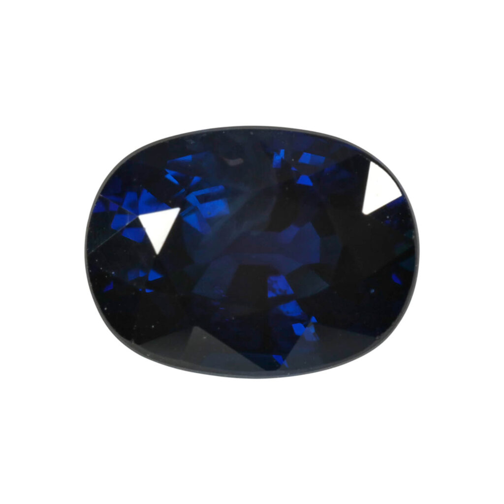 Zaffiro ovale 8x10mm 3.98 Ct